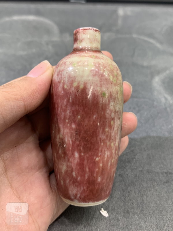 清康熙豇豆红釉鼻烟壶 - 图4